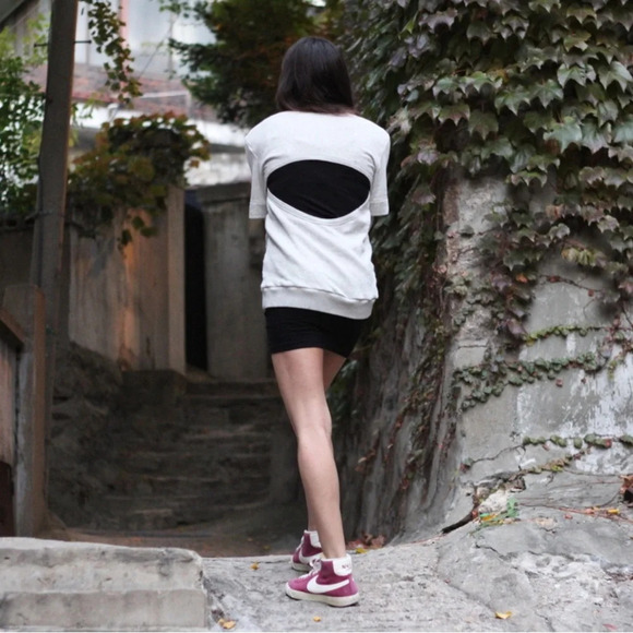 Travis Taddeo Flashback Sweater, size Small - Picture 1 of 13